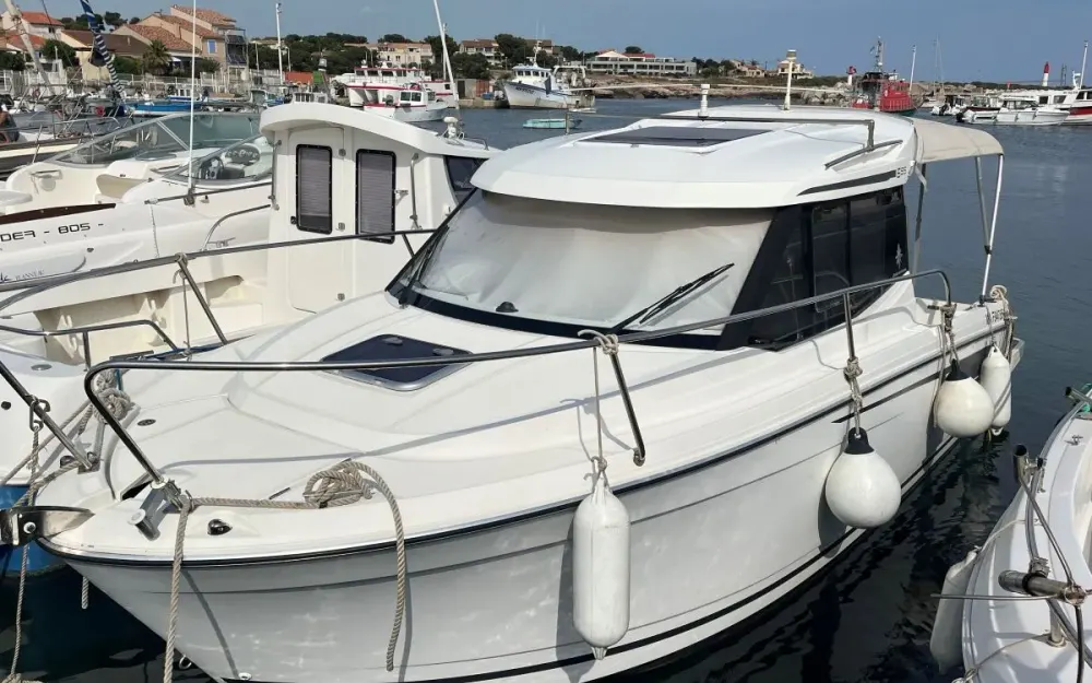 slider 1 Jeanneau MERRY FISHER 695 CR