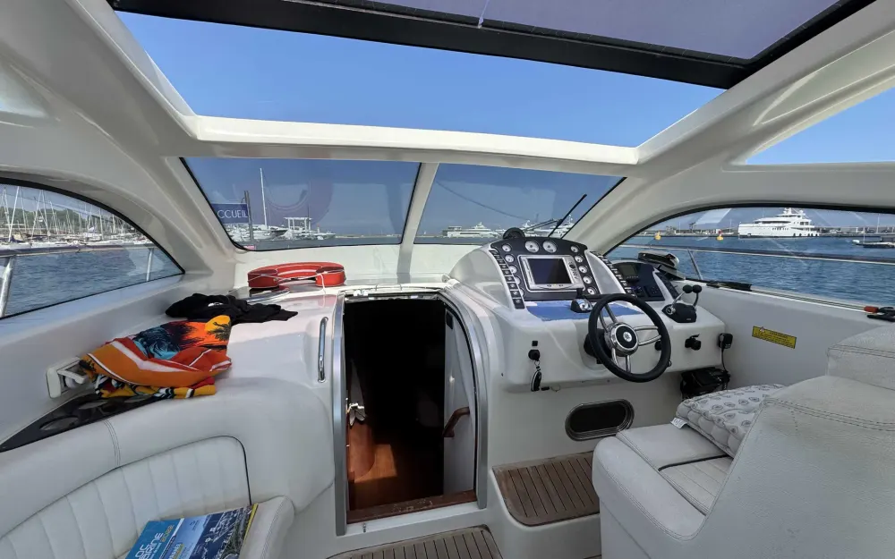 slider 5 Airon Marine  4300 T-Top