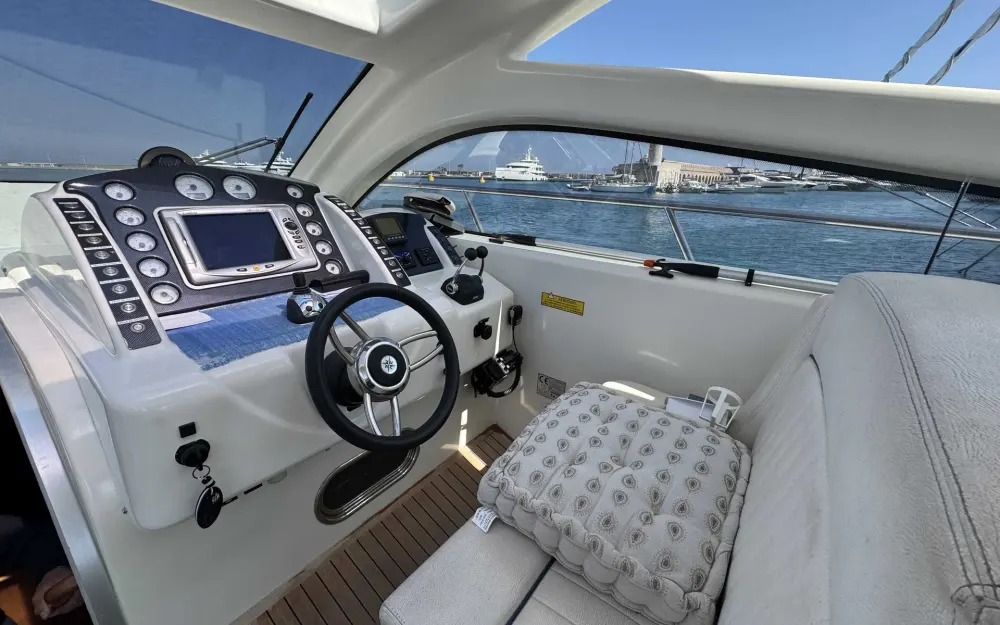 slider 6 Airon Marine  4300 T-Top