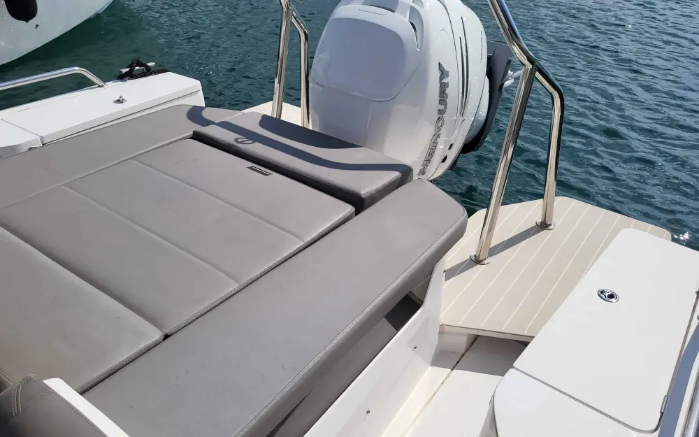 slider 9 Axopar  28 Open