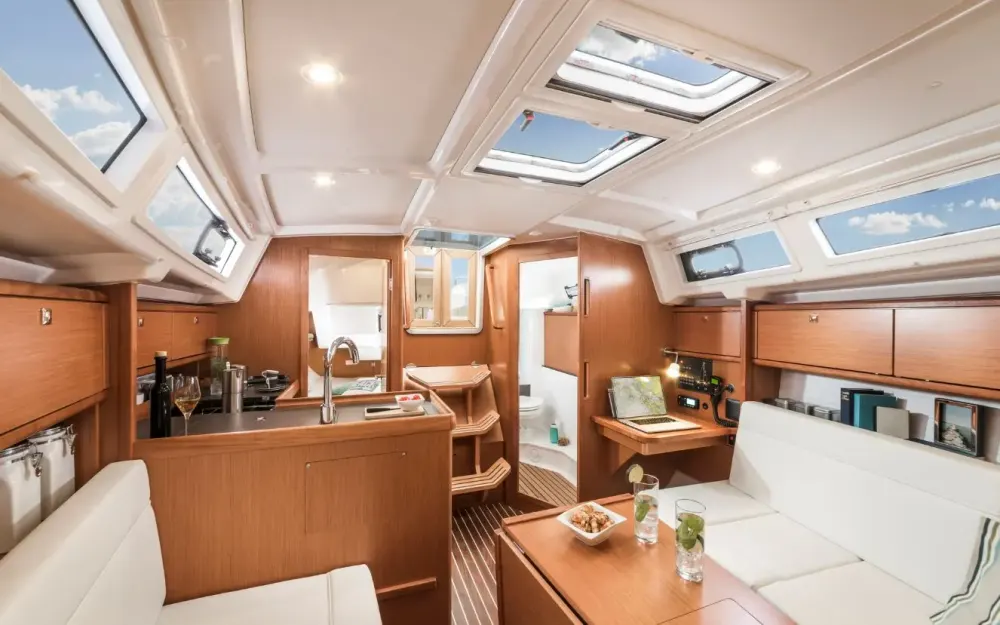 slider 19 Bavaria Cruiser 34