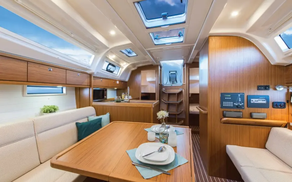 slider 11 Bavaria Cruiser 37