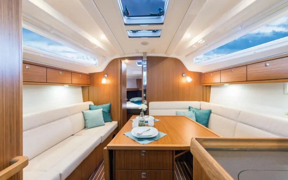 slider 14 Bavaria Cruiser 37