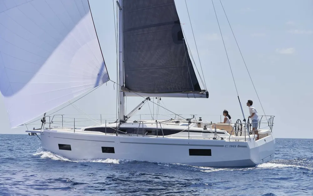slider 11 Bavaria C38