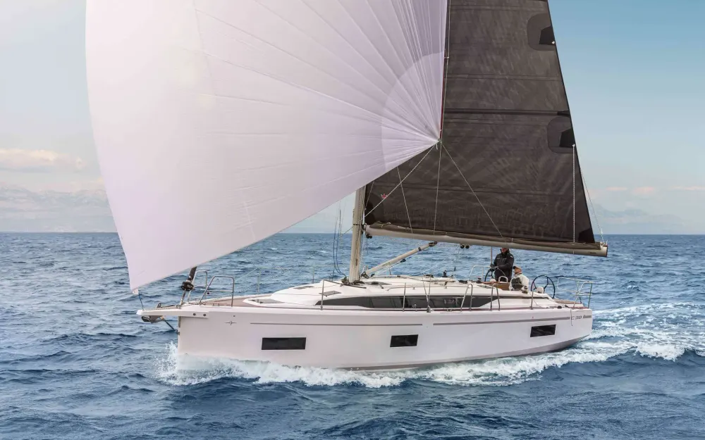 slider 2 Bavaria C38