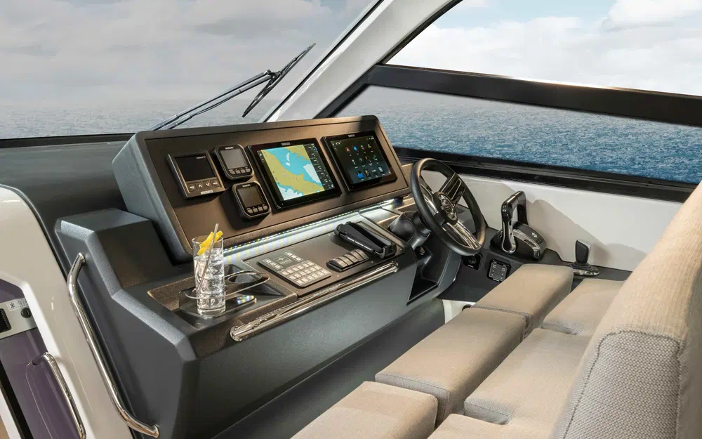 slider 11 Bavaria Vida 33 Coupe