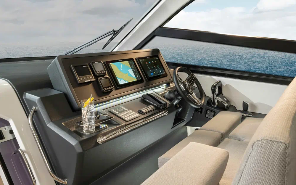 slider 12 Bavaria Vida 33 Coupe