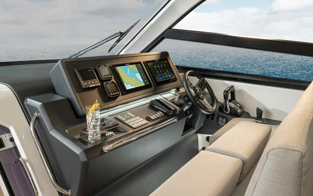 slider 13 Bavaria Vida 33 Coupe