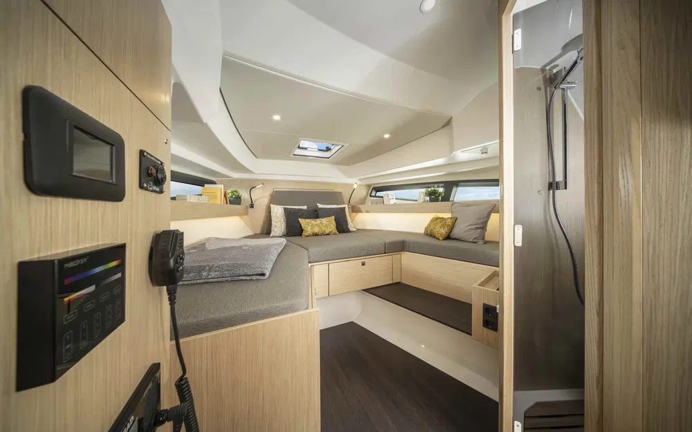 slider 17 Bavaria Vida 33 Coupe