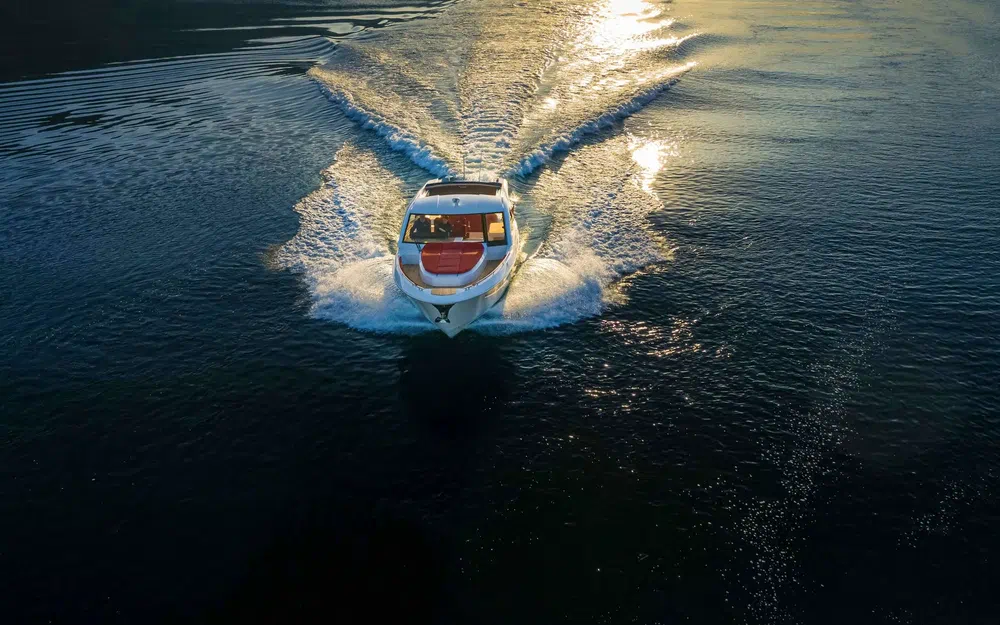 slider 4 Bavaria Vida 33 Coupe