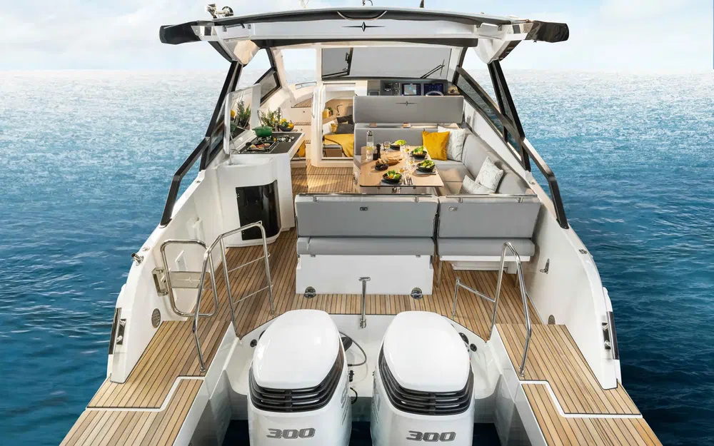 slider 5 Bavaria Vida 33 Coupe