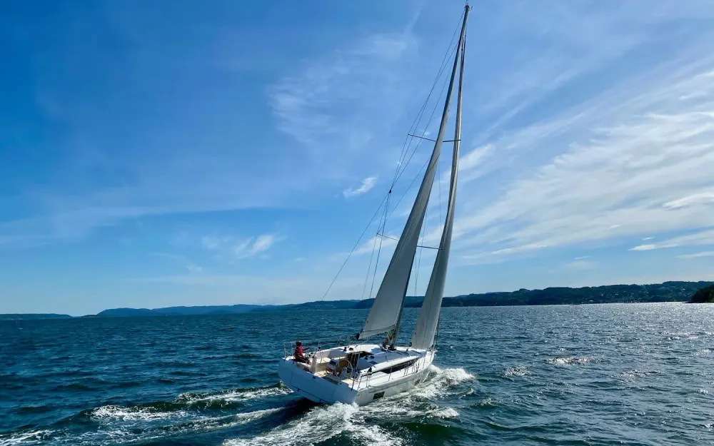 slider 5 Bavaria C42