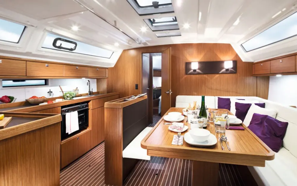 slider 8 Bavaria Cruiser 46