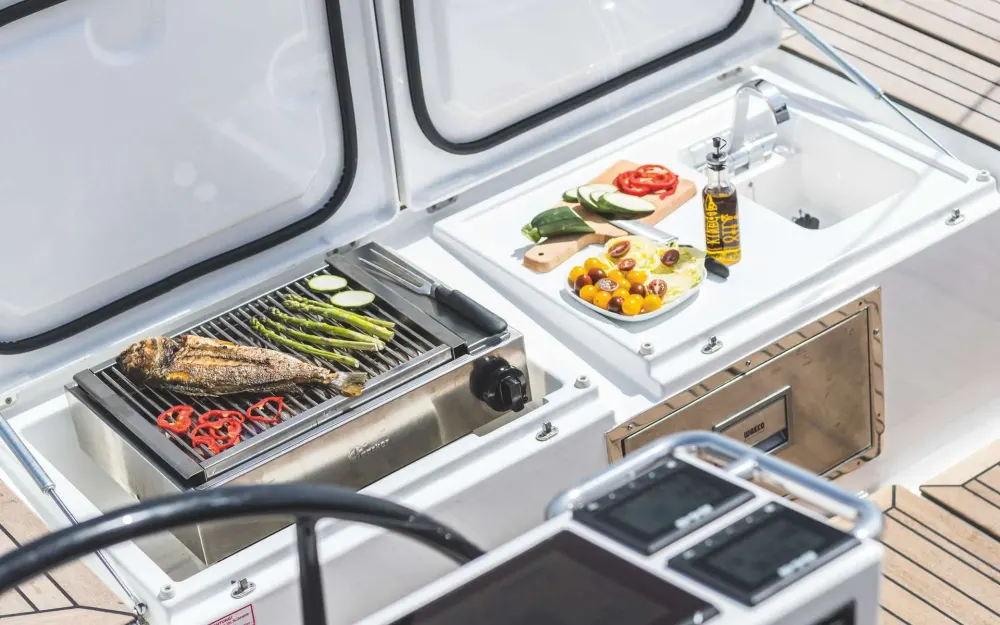 slider 12 Bavaria C57