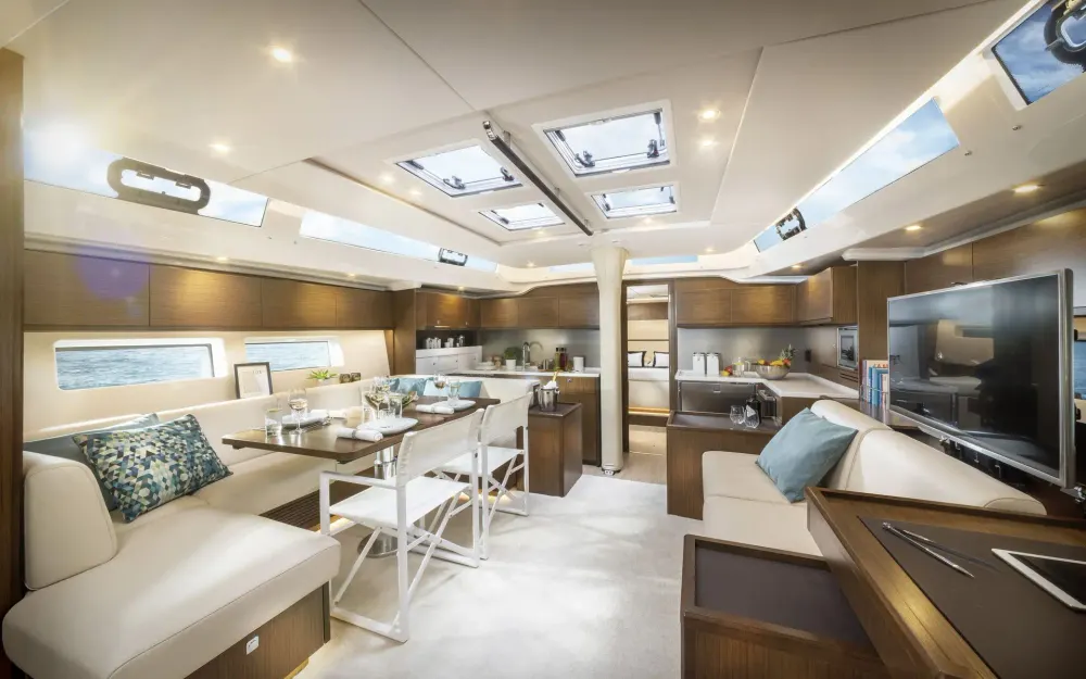 slider 17 Bavaria C57