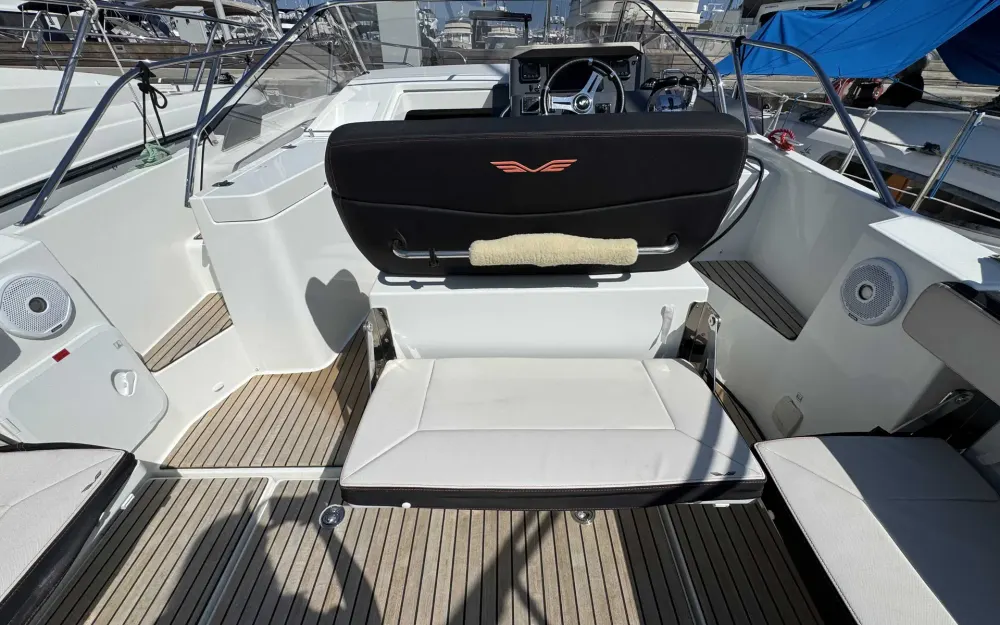 slider 7 Beneteau Flyer 8.8 SUNdeck