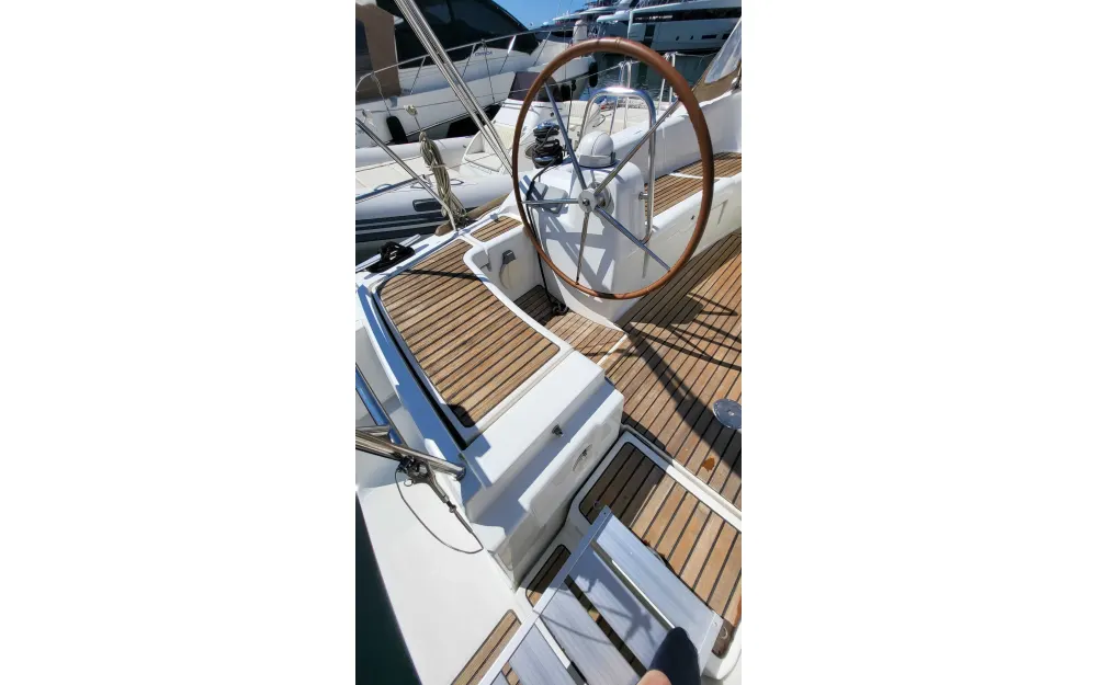 slider 9 Beneteau Oceanis 40