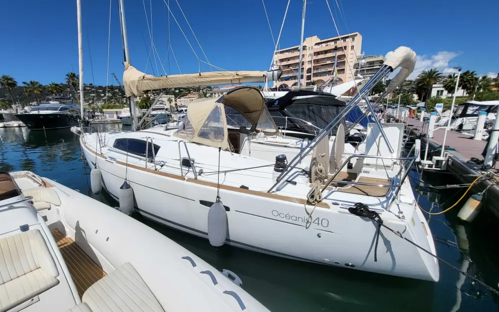 slider 3 Beneteau Oceanis 40
