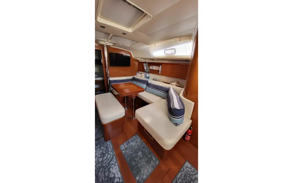 slider 18 Beneteau Oceanis 40
