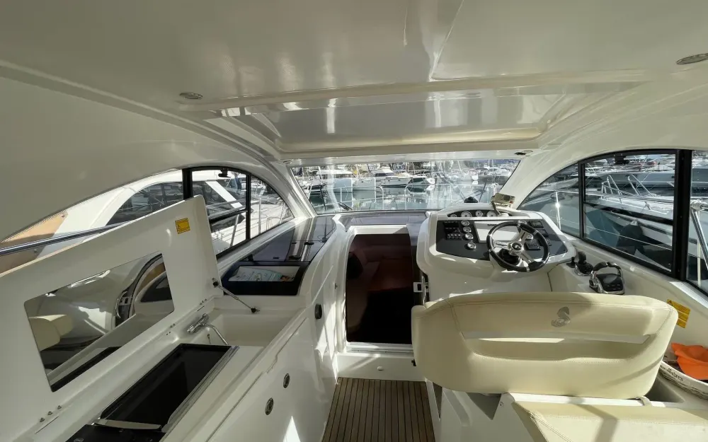 slider 7 Beneteau Gran Turismo 34
