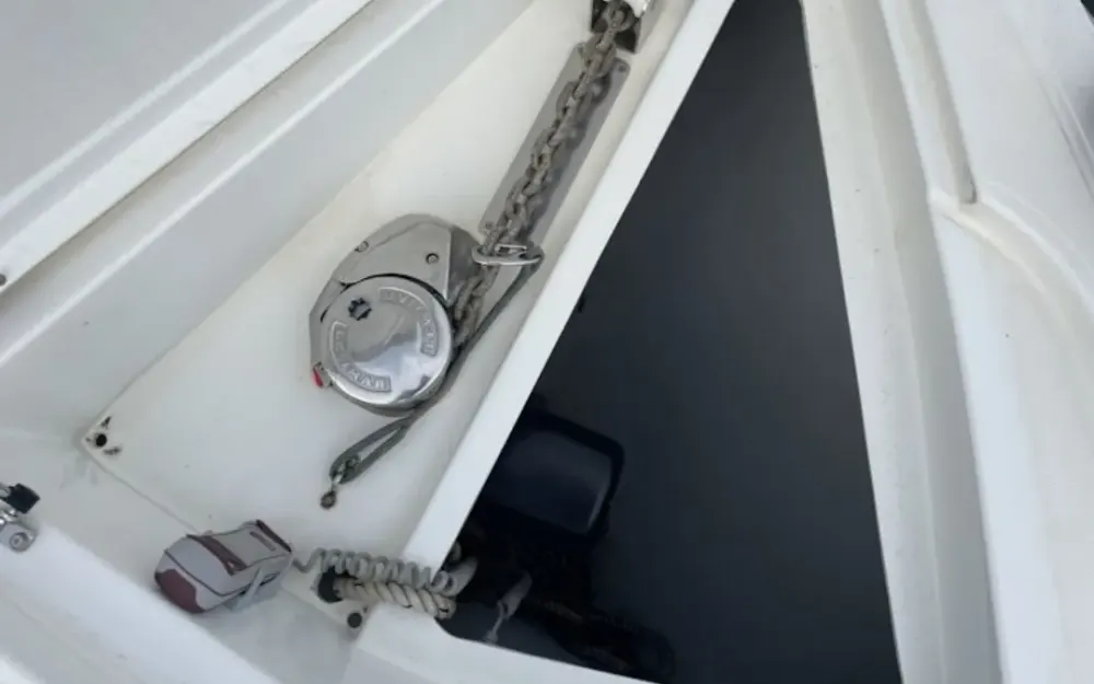 slider 11 Beneteau Monte Carlo 42
