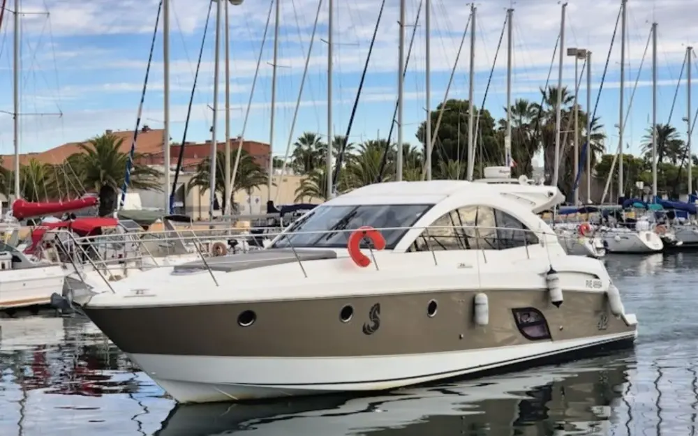 slider 2 Beneteau Monte Carlo 42