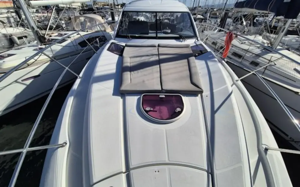 slider 3 Beneteau Monte Carlo 42