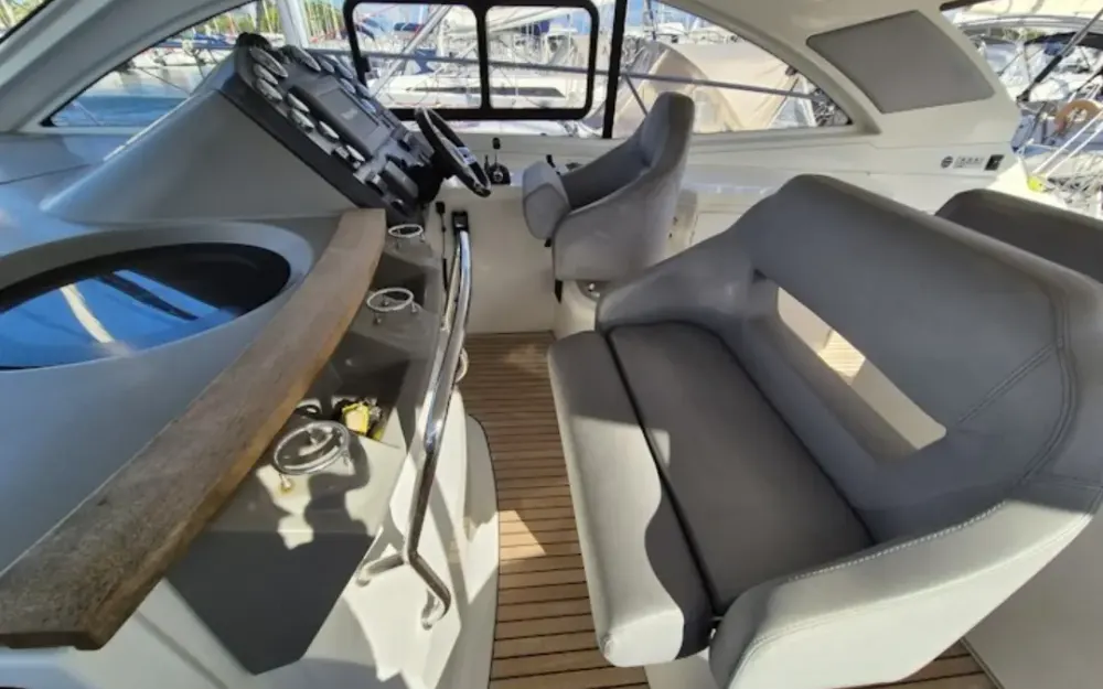 slider 6 Beneteau Monte Carlo 42