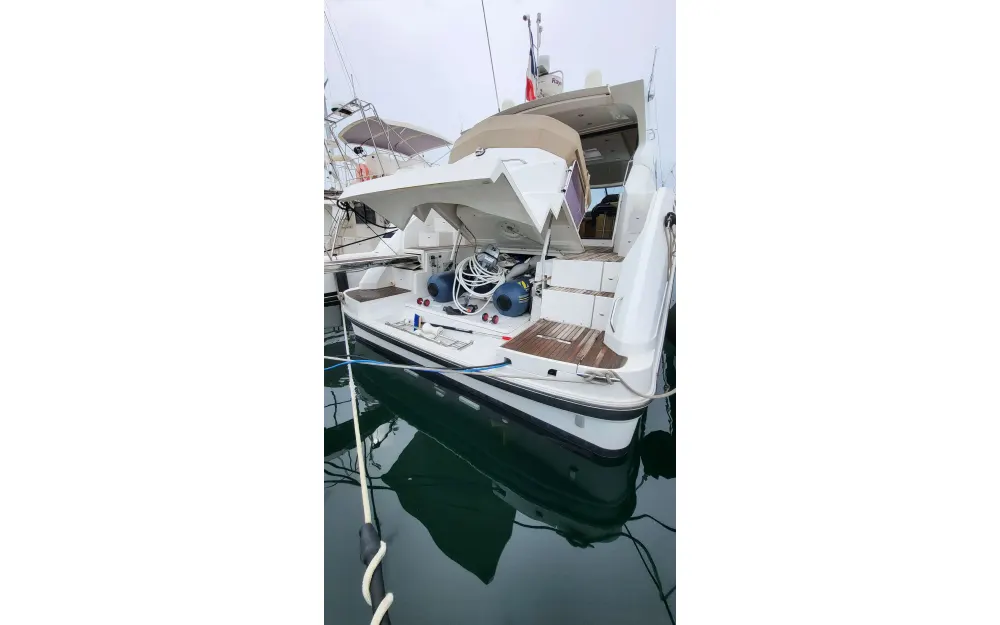 slider 2 Beneteau Monte Carlo 47 HT
