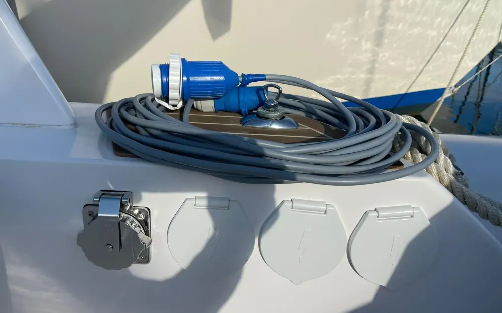 slider 11 Capelli Tempest 1000