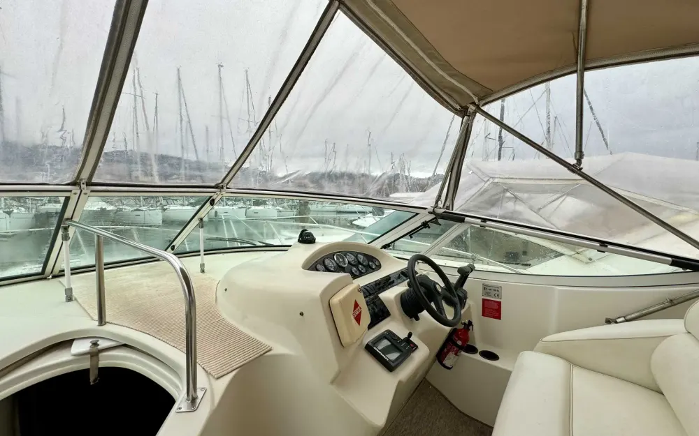 slider 10 Cruisers Yachts  3075 Express