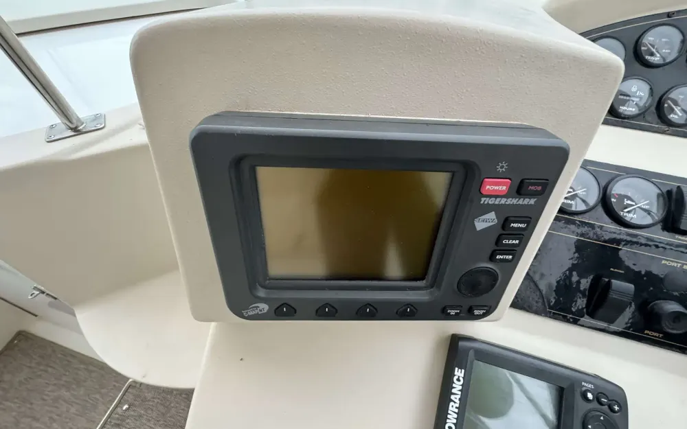 slider 12 Cruisers Yachts  3075 Express