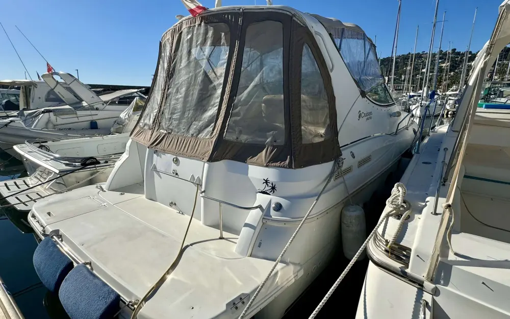 slider 2 Cruisers Yachts  3075 Express