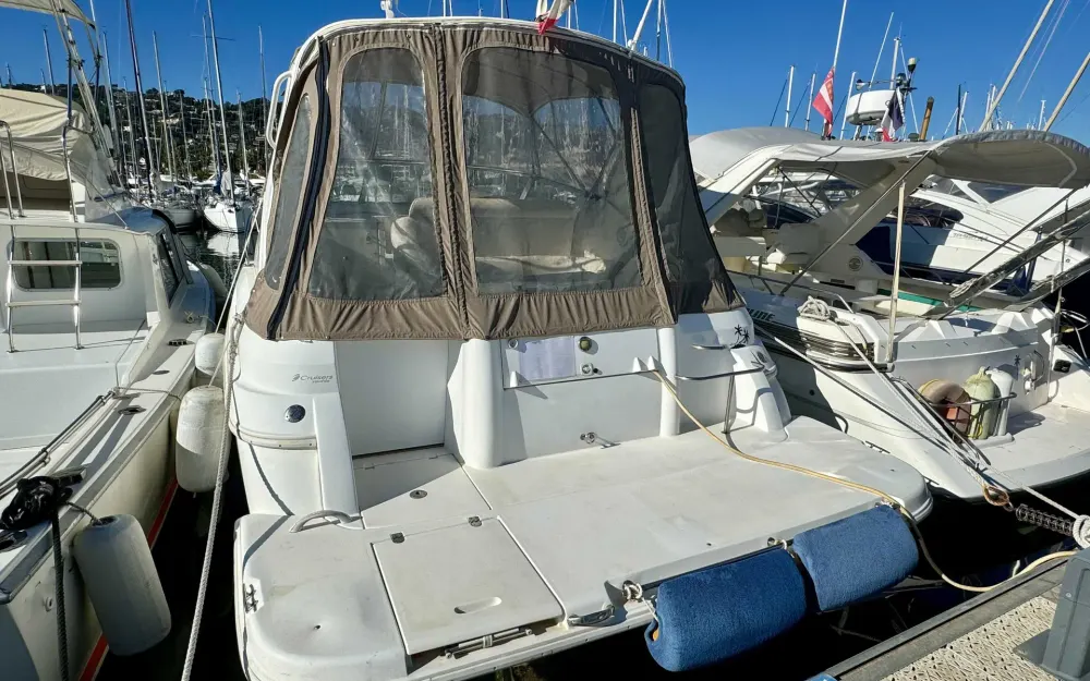 slider 4 Cruisers Yachts  3075 Express
