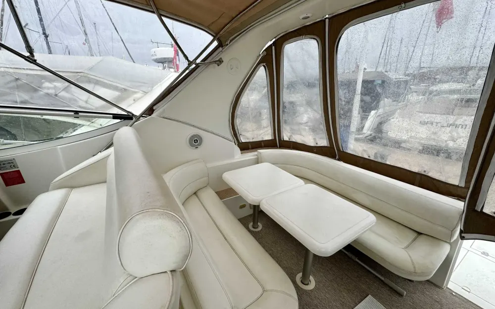 slider 6 Cruisers Yachts  3075 Express