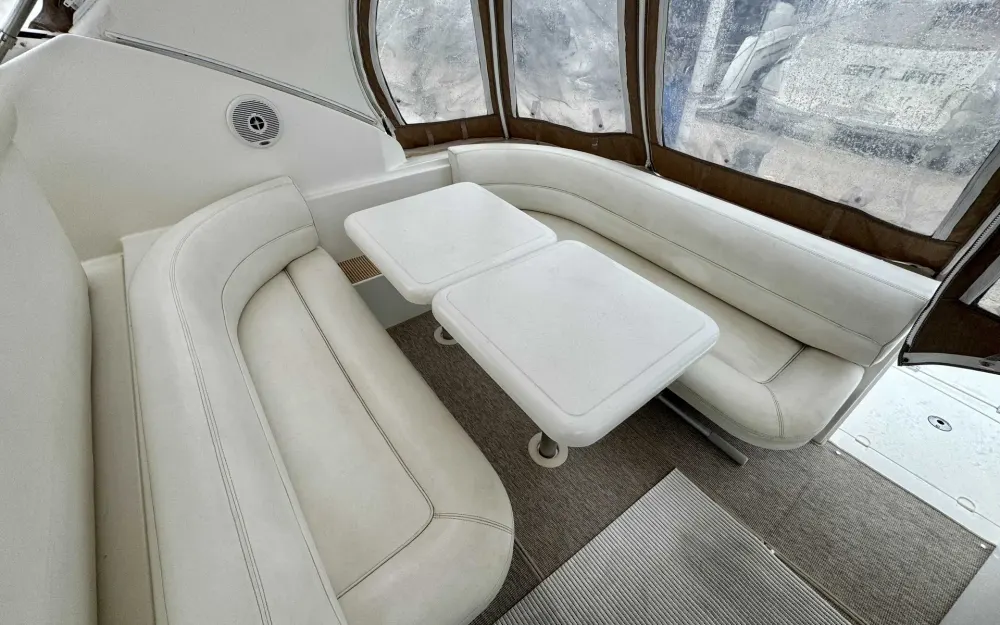 slider 7 Cruisers Yachts  3075 Express