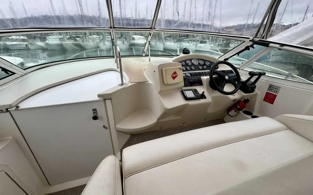 slider 8 Cruisers Yachts  3075 Express
