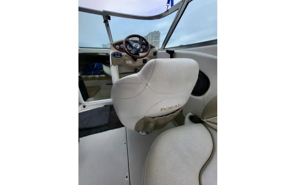slider 6 Doral  245 Escape