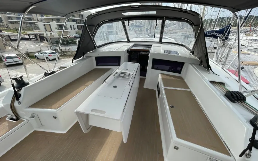 slider 10 Dufour  470 - null