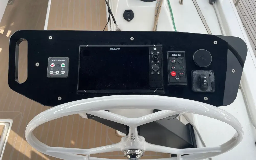 slider 12 Dufour  470