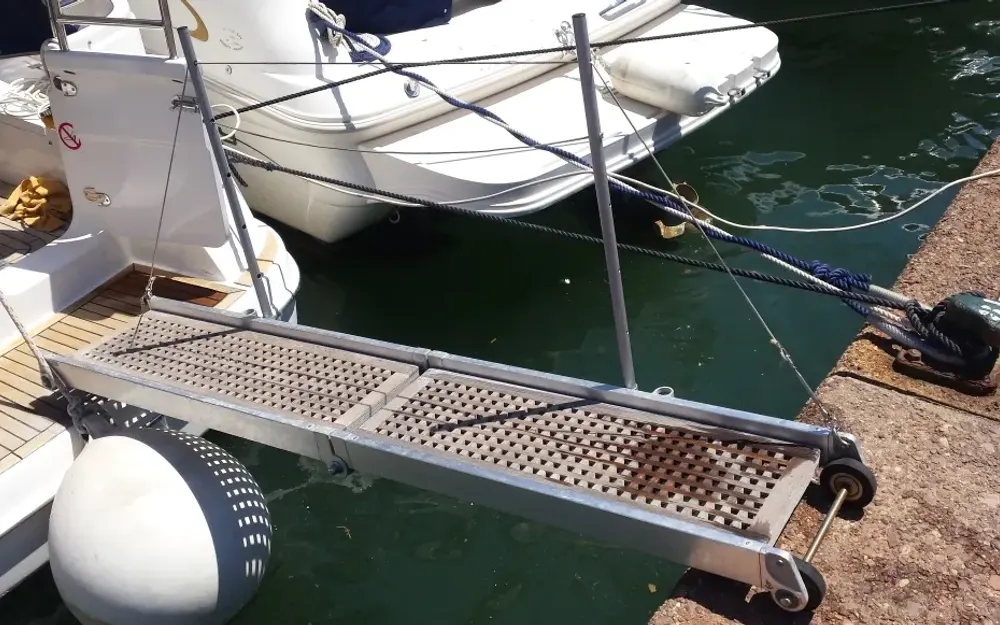 slider 4 Galeon  330 Fly