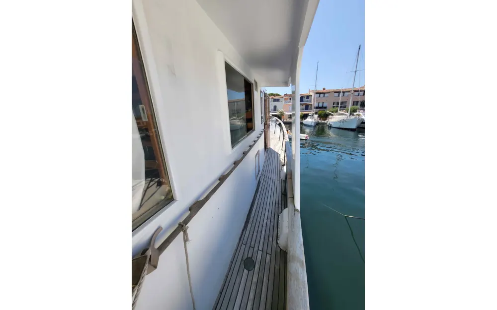 slider 9 Grand Banks  50