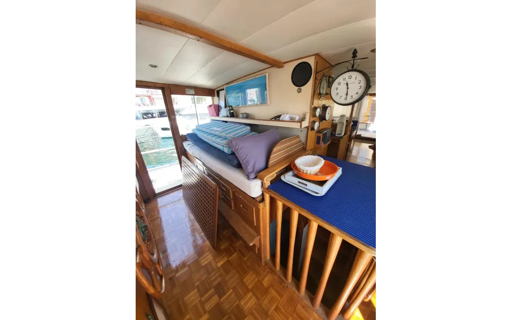 slider 18 Grand Banks  50