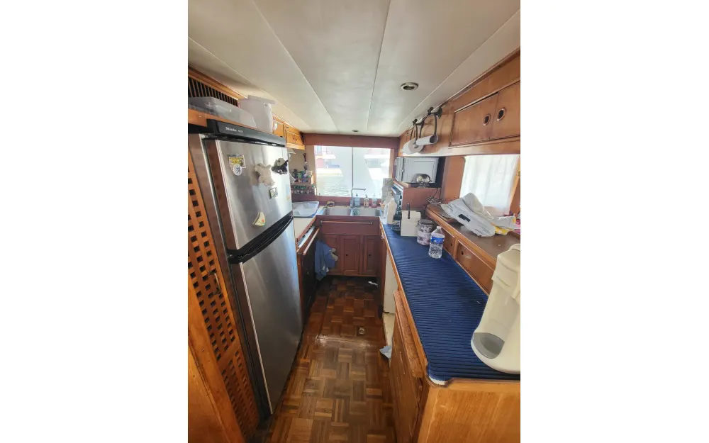 slider 19 Grand Banks  50