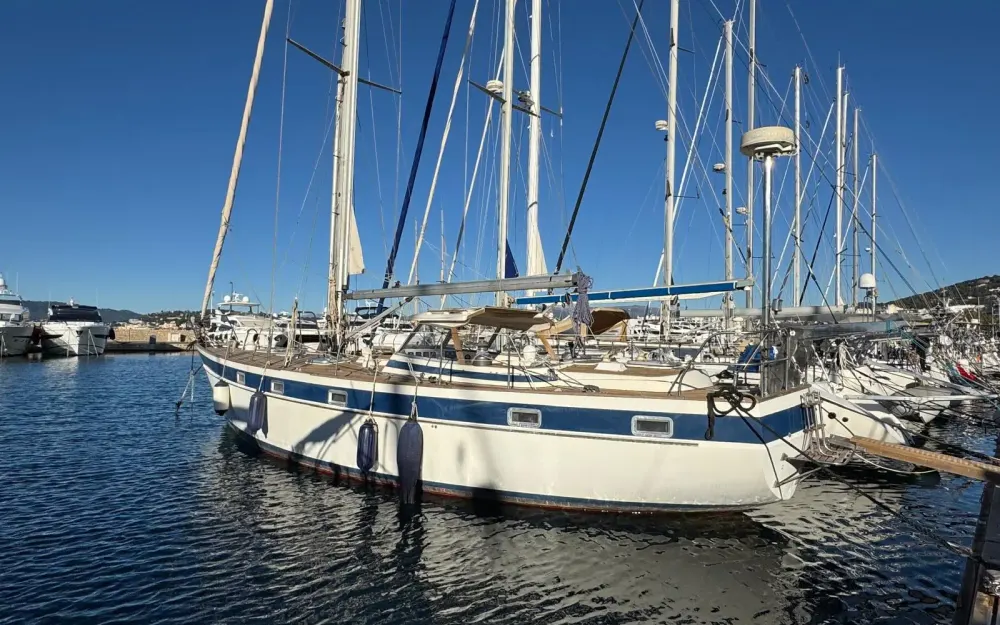 slider 0 Hallberg Rassy  42