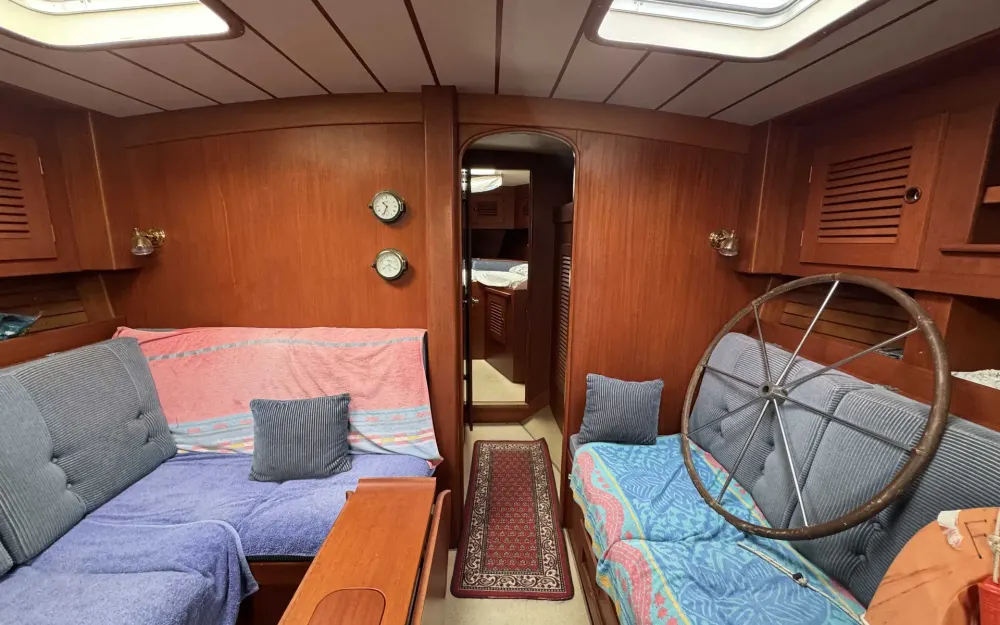 slider 10 Hallberg Rassy  42