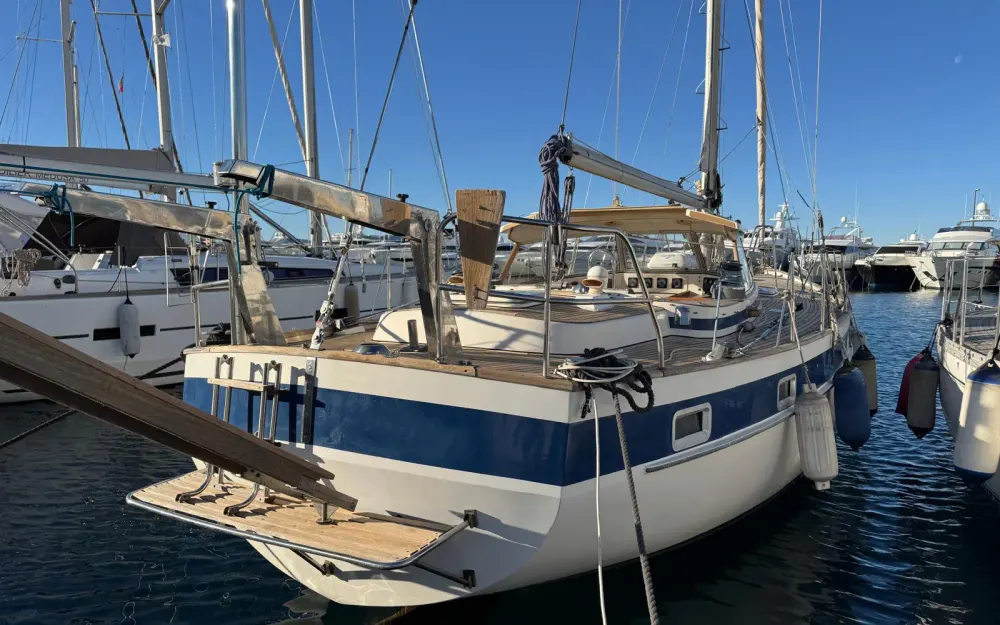 slider 1 Hallberg Rassy  42