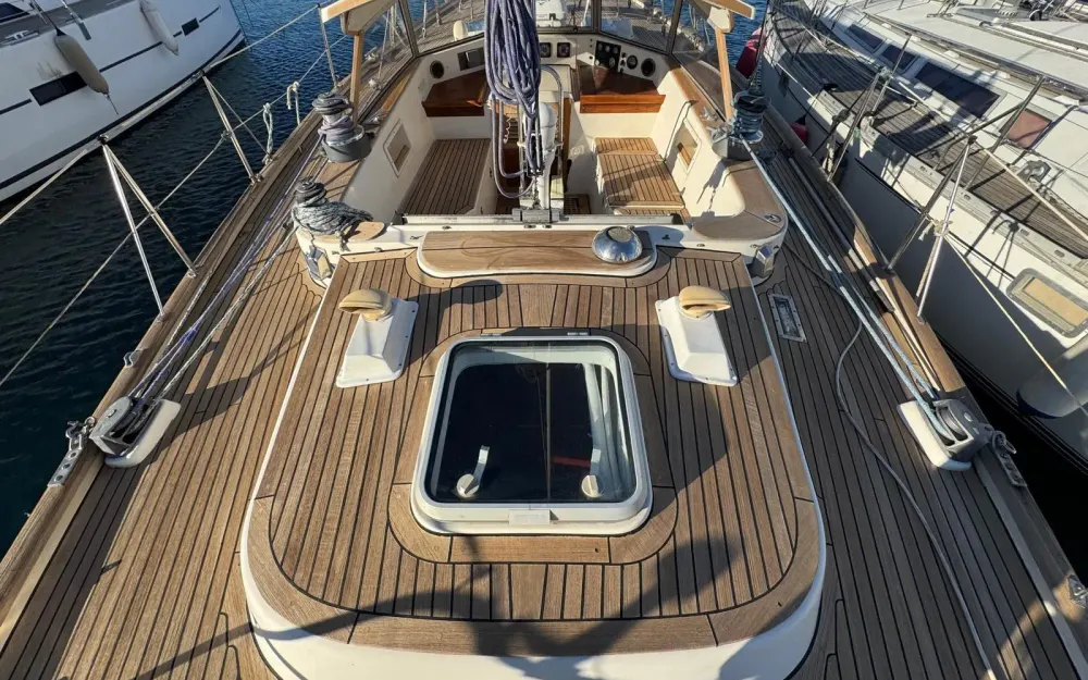slider 5 Hallberg Rassy  42