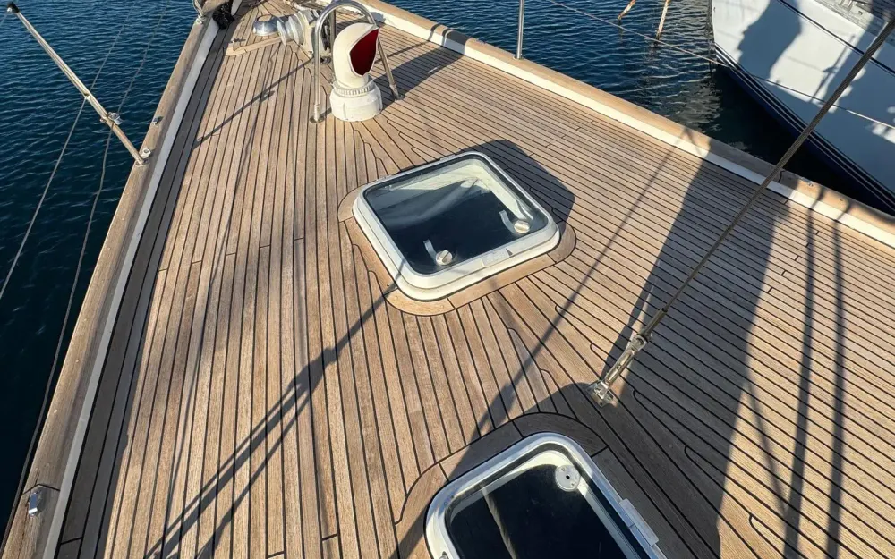 slider 7 Hallberg Rassy  42