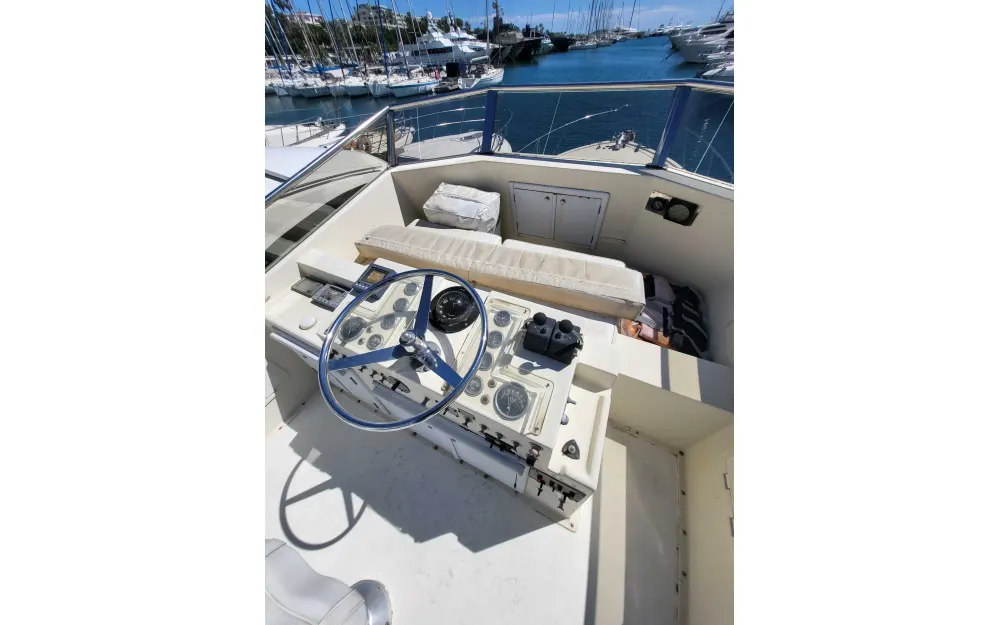 slider 12 Hatteras  46 Convertible